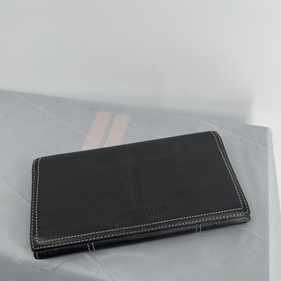 Longchamp Handbags - Longchamp black continental snap wallet
